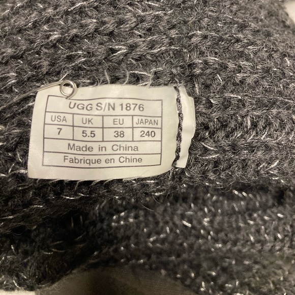 Ugg Classic Cardy Sweater Boot, Size 7, Great Condition - Picture 6 of 6